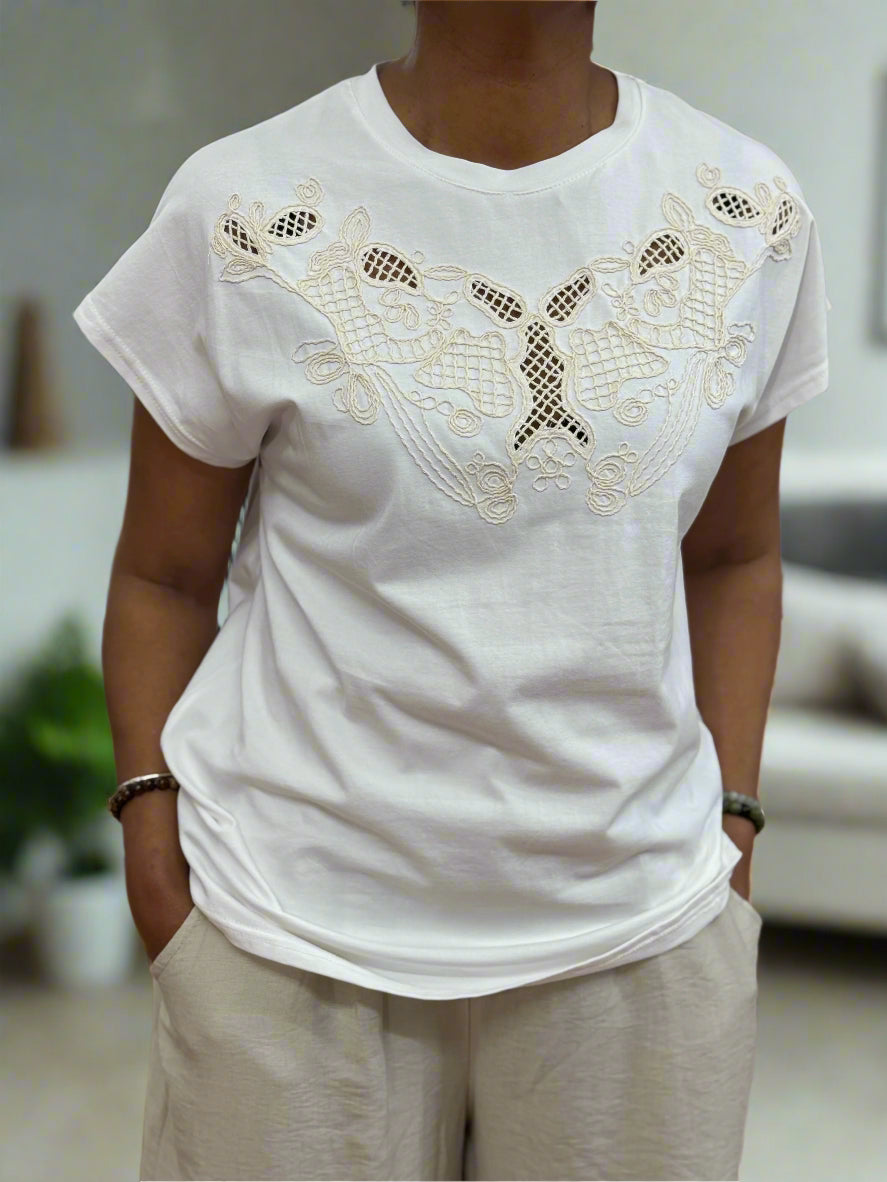 DEMI -WESTERN EMBRIODARY TEE