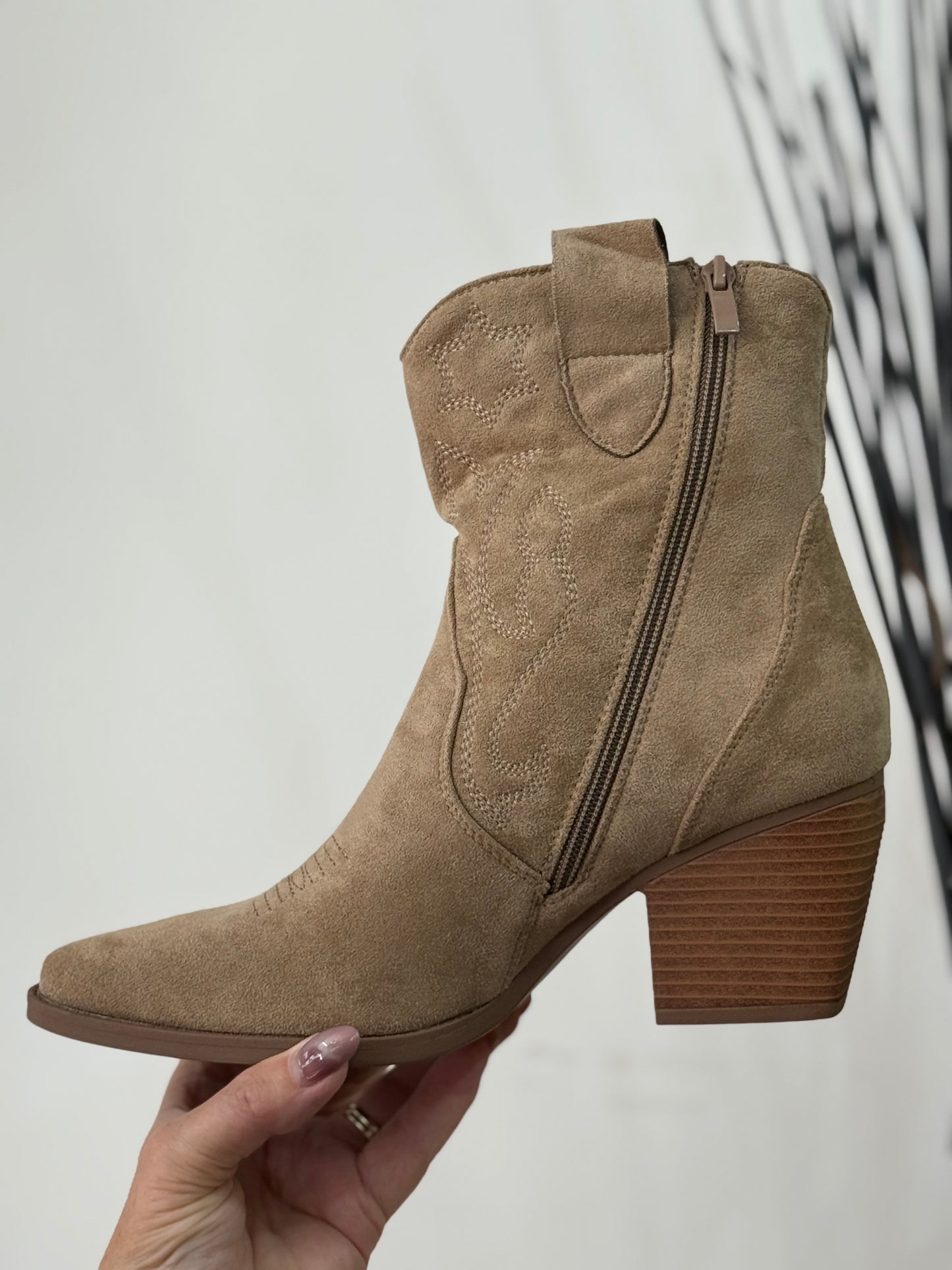 BONNY- WESTERN COWBOY ANKLE BOOT-BEIGE