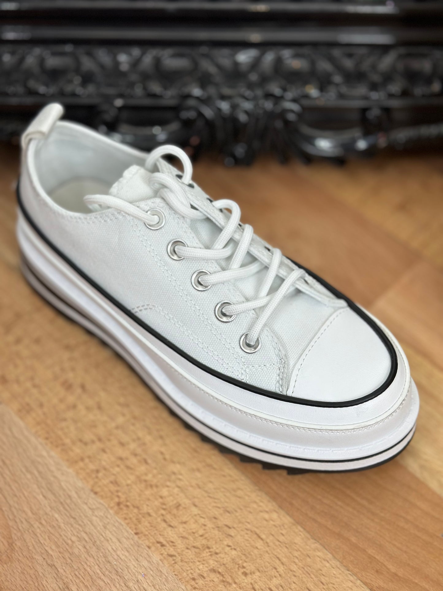 CANVAS D-INSPIRED PLATFORM TRAINER-WHITE