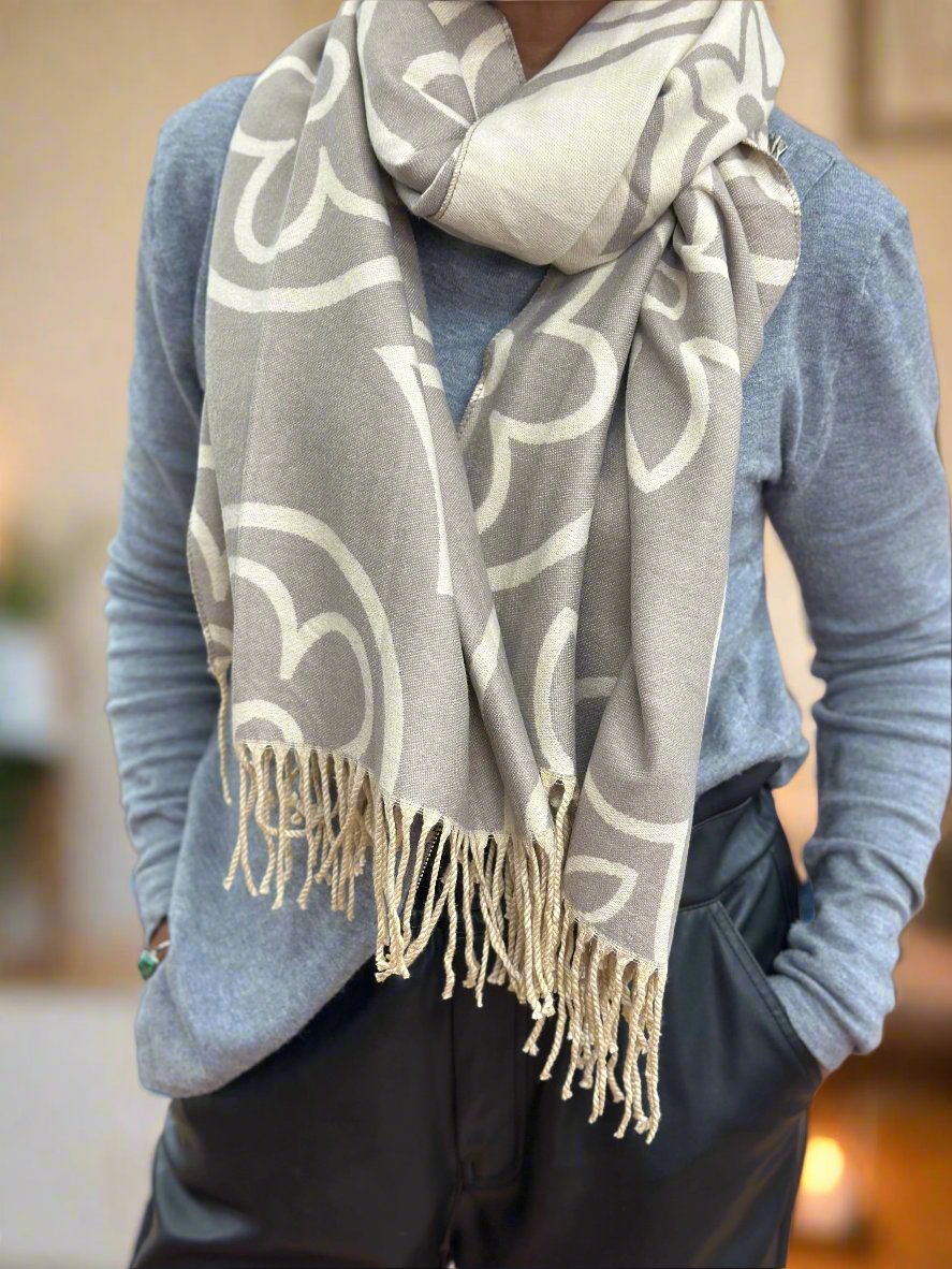 REVERSIBLE D-INSPIRED SCARF