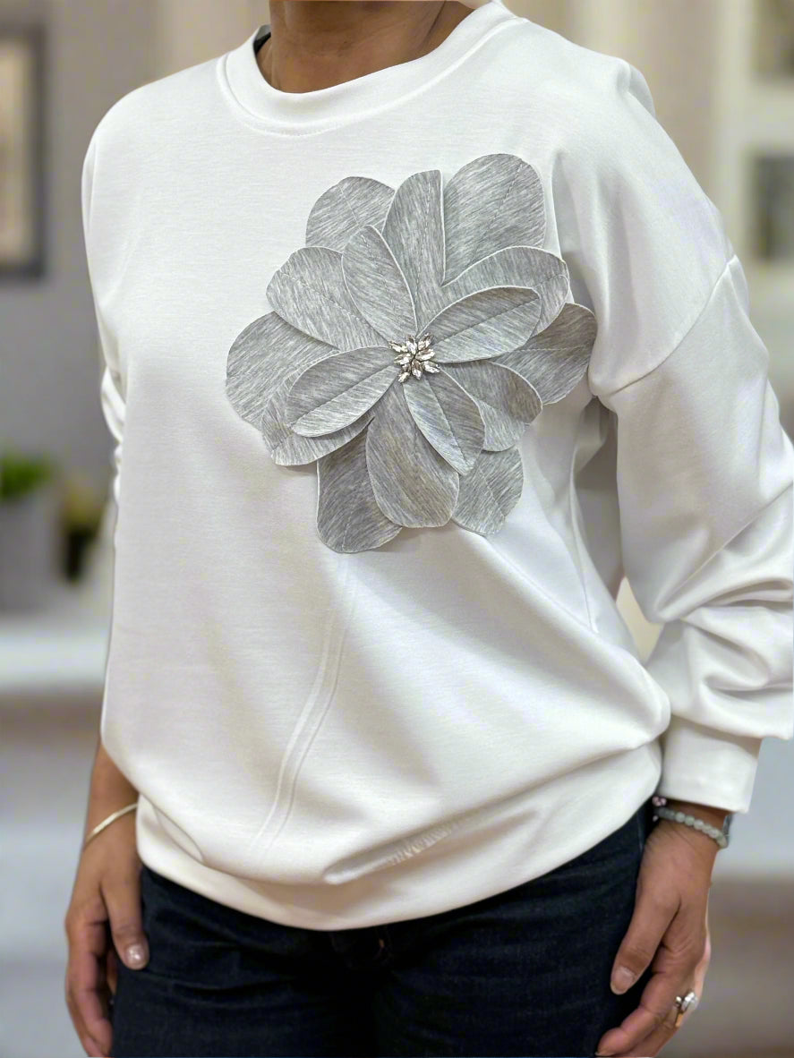 CONTRAST FLOWER SWEATSHIRT