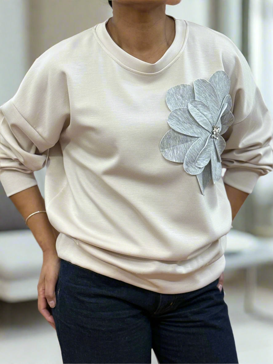 CONTRAST FLOWER SWEATSHIRT