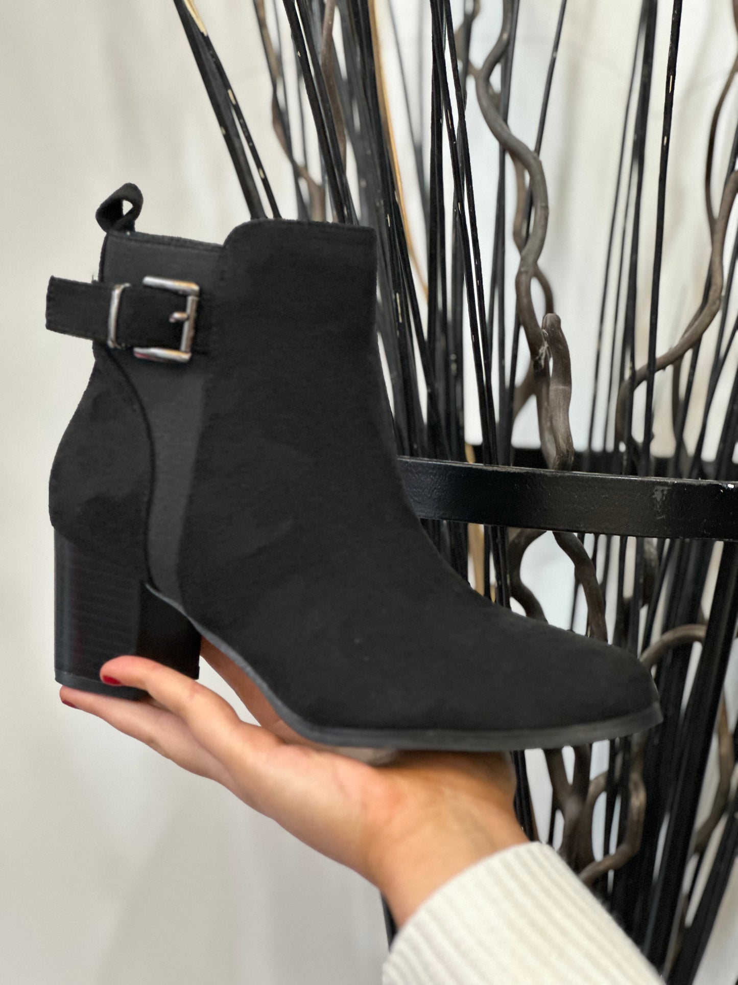 ABIGAIL-SUEDETTE BUCKLE A/BOOT-BLACK -FLASH££OFF