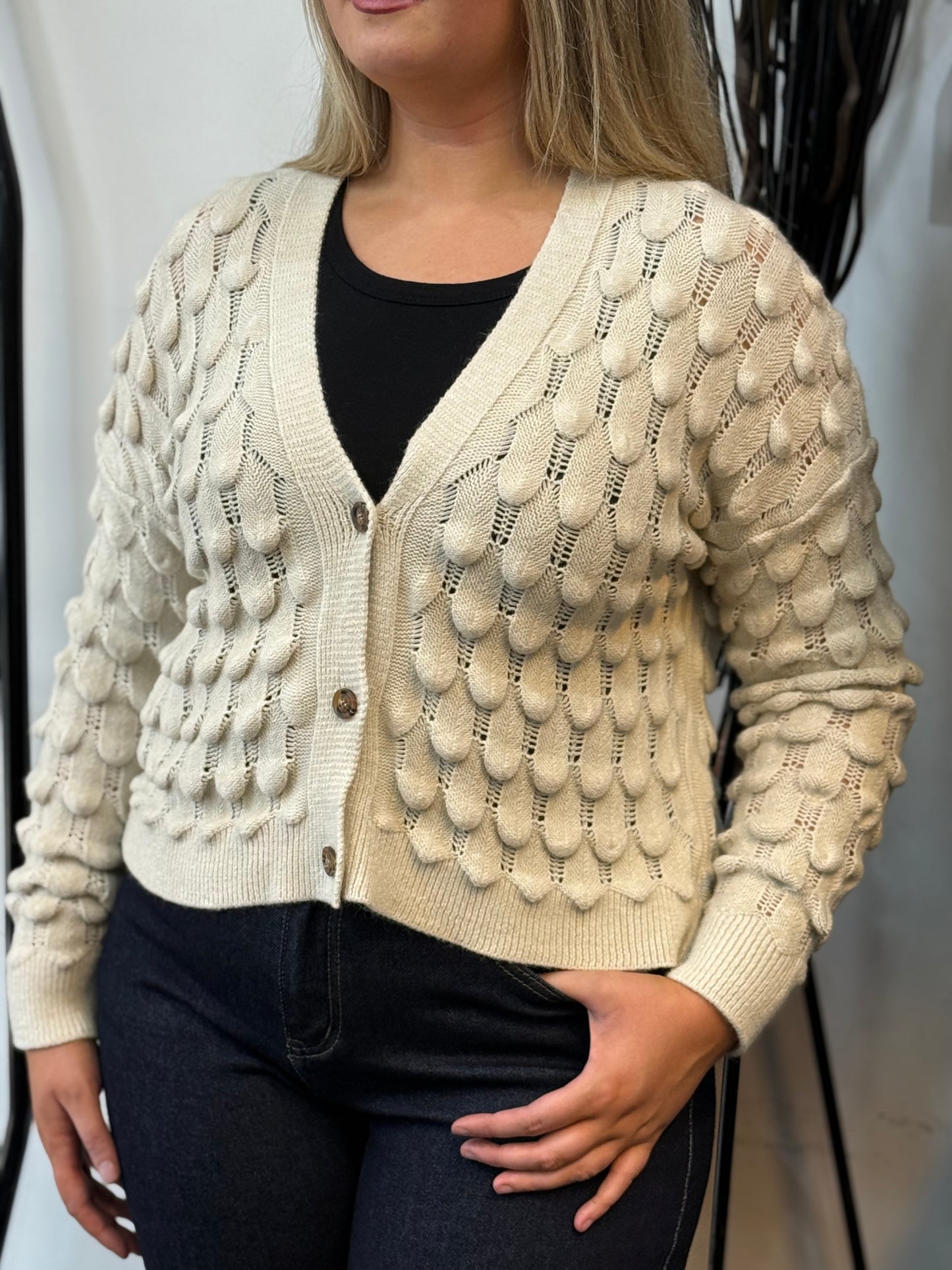 SAMIE- SCOLLOP KNITTED CARDI