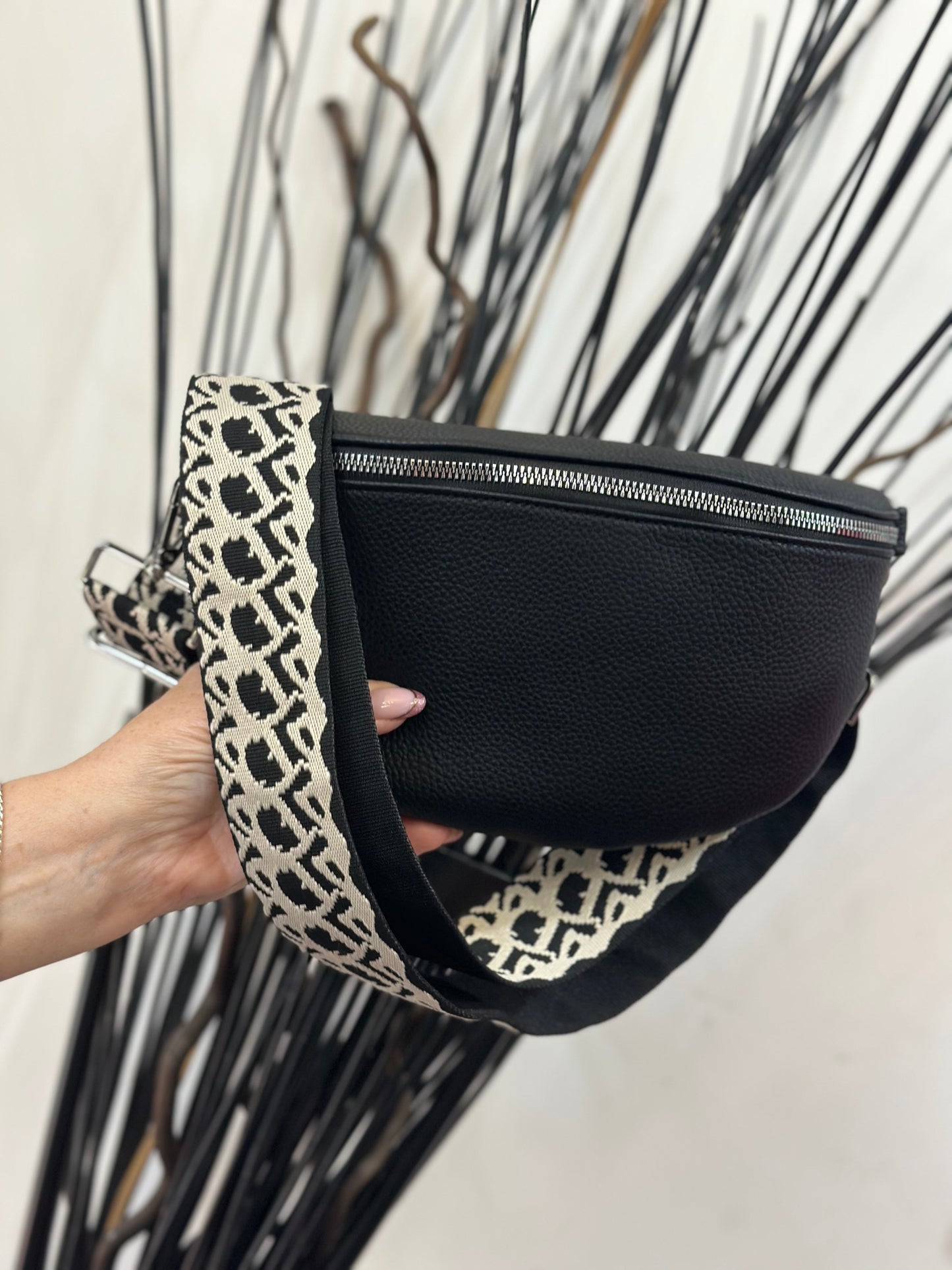 MARNI CROSSBODY BAG-