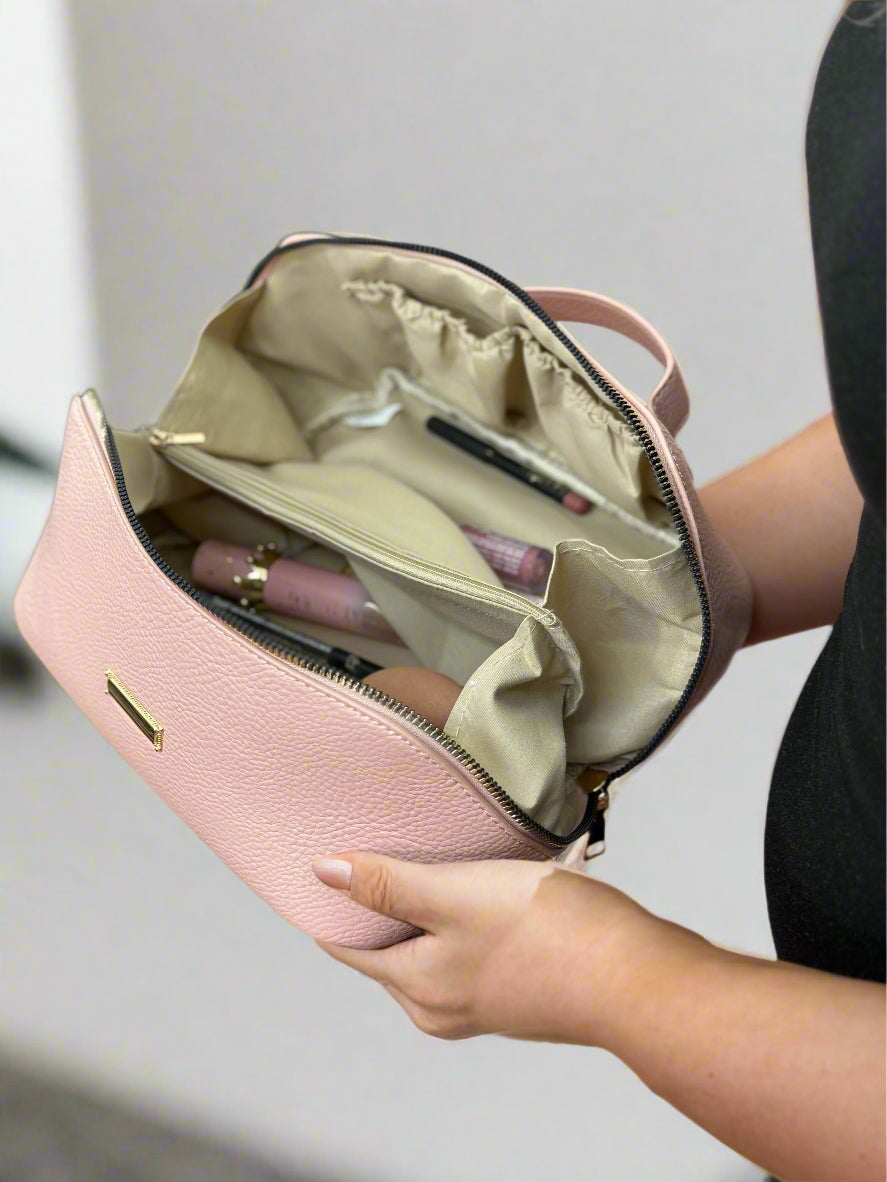 JETSETTER COLLECTION MAKEUP BAG