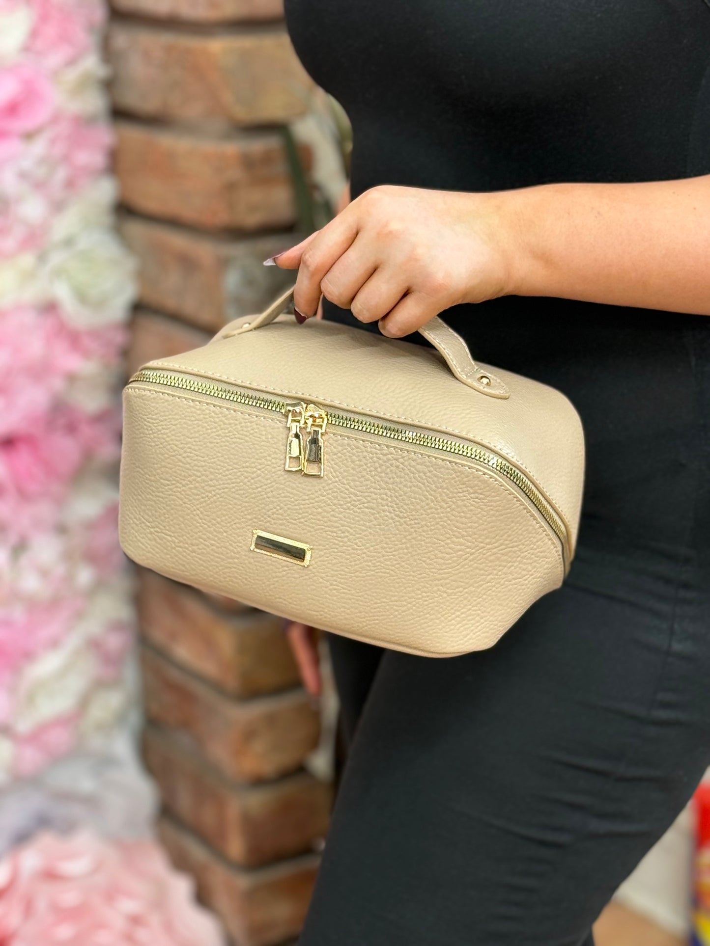 JETSETTER COLLECTION MAKEUP BAG