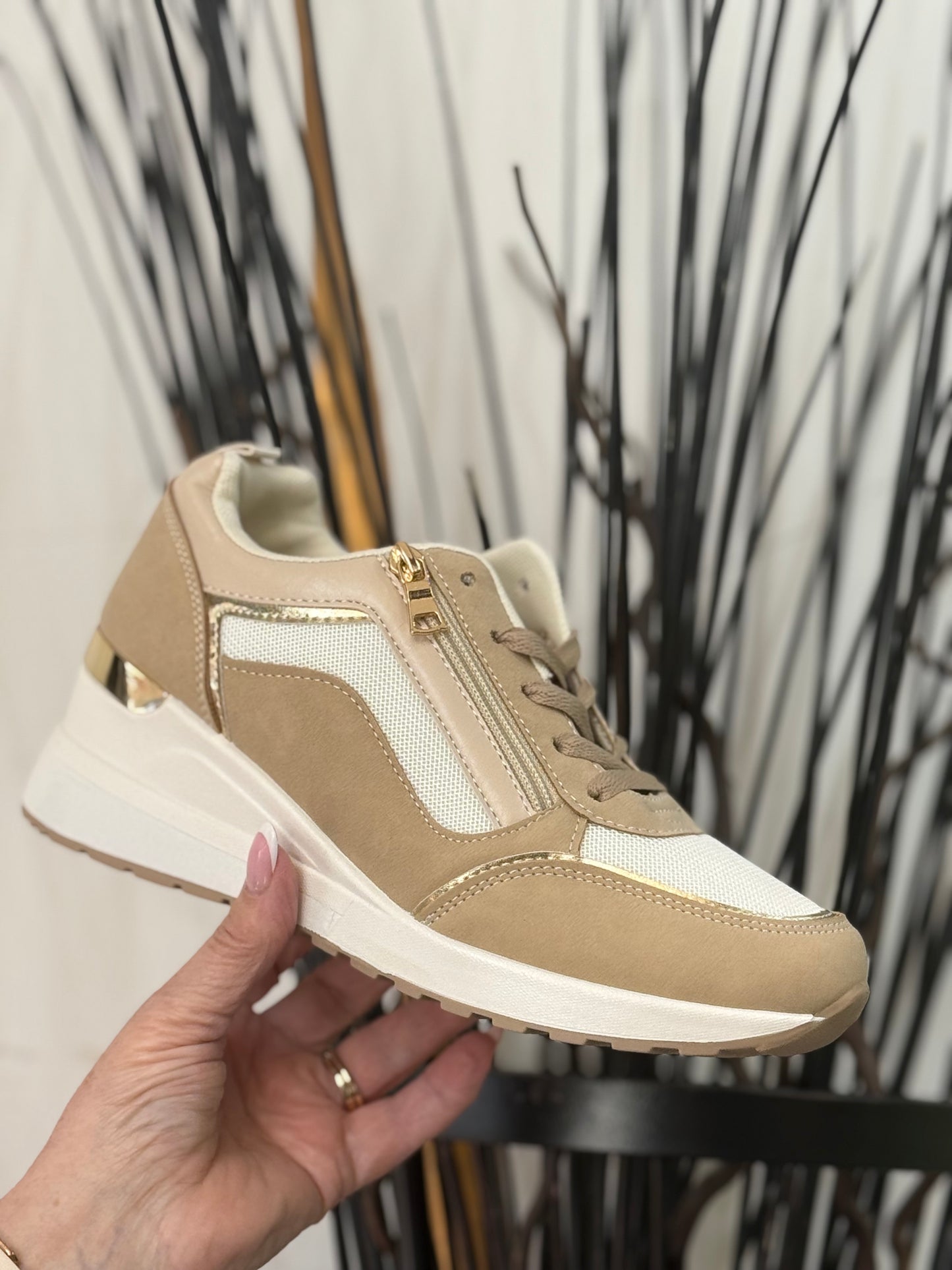 GRACIE- WEDGE TRAINER-CAMEL MIX