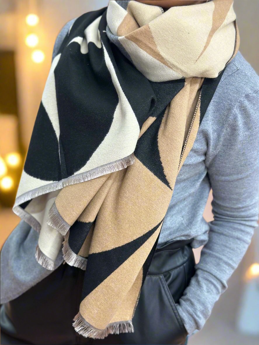 REVERSIBLE D-INSPIRED SCARF