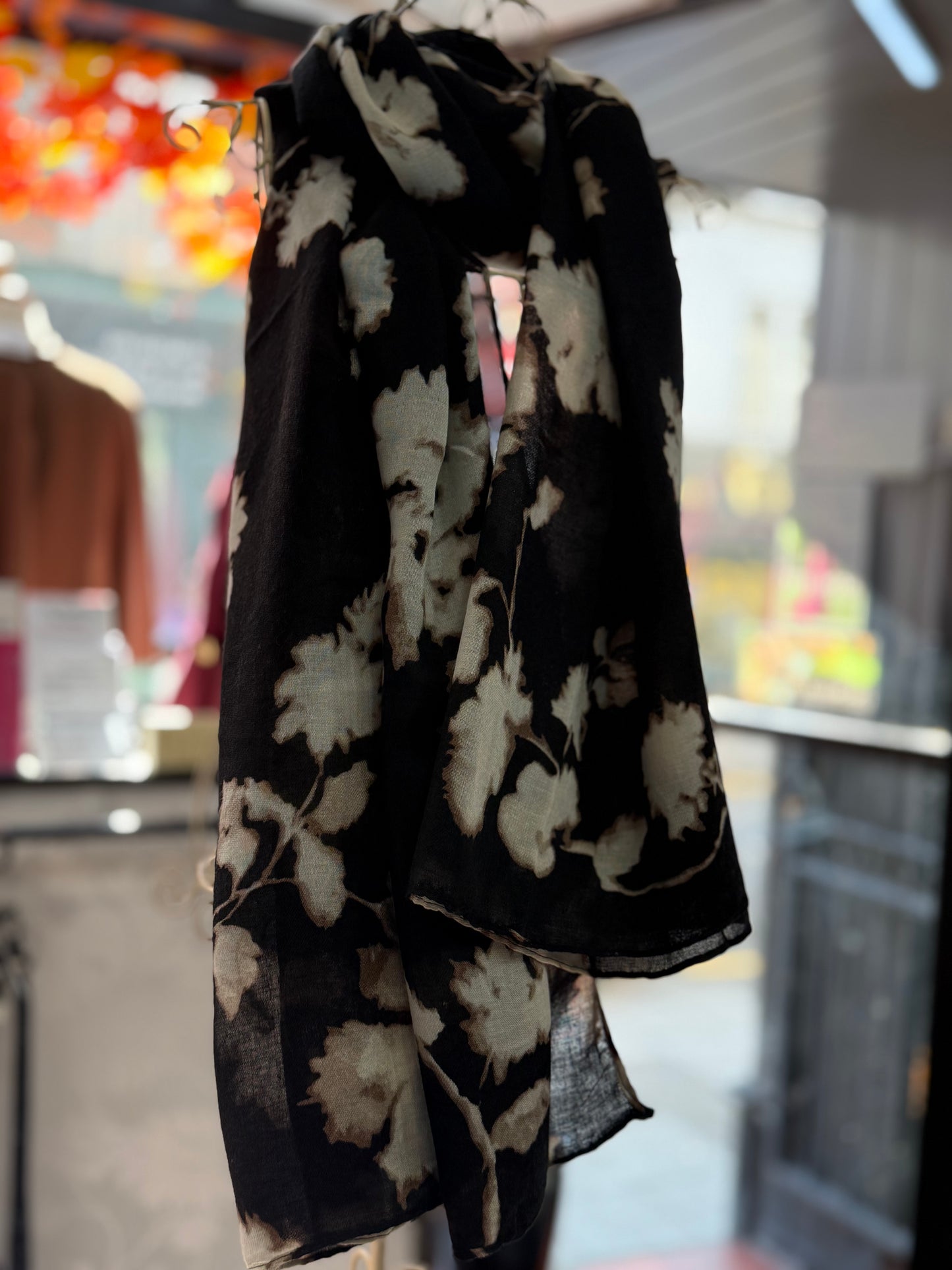 AUTUMN LEAVES- SCARF