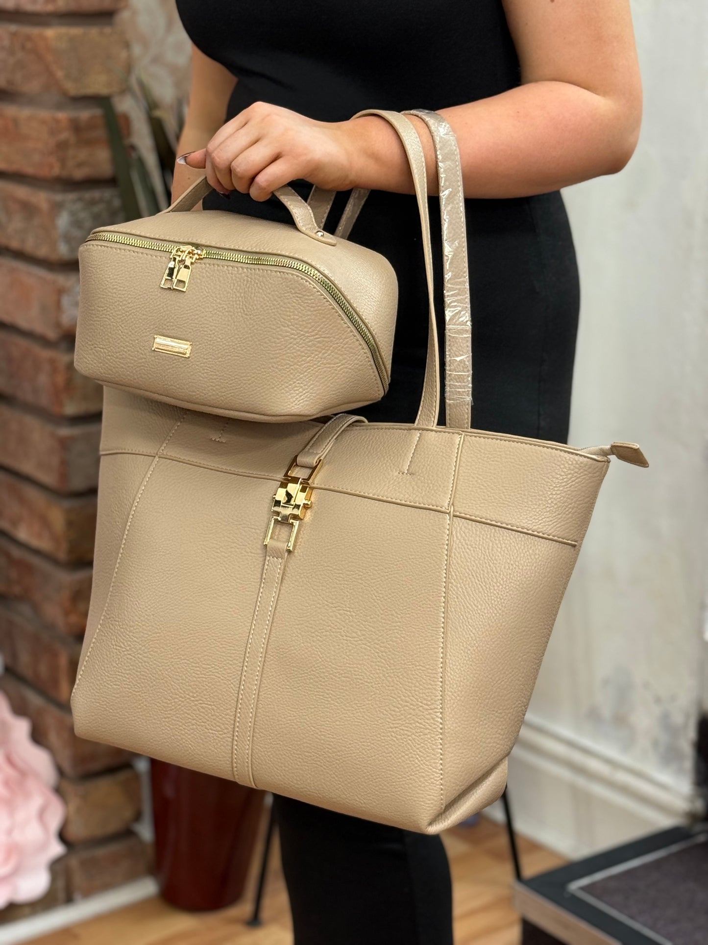 JETSETTER COLLECTION MAKEUP BAG