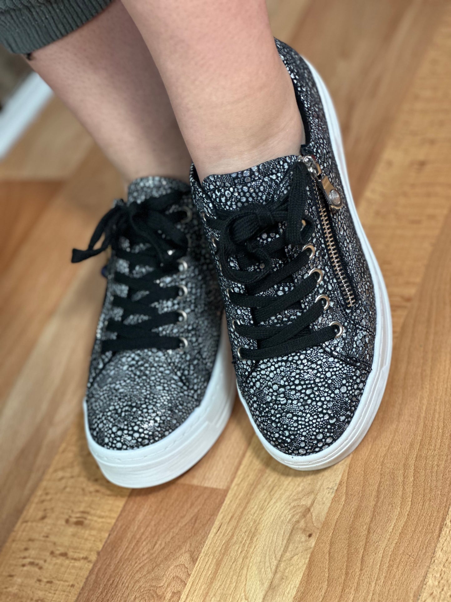 JUDD LUNAR TRAINER-BLACK SPARKLE-#STOCKROOM FLASHSALE