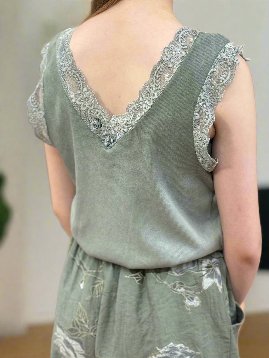 LIZZIE- RIB LACE V-VEST TOP