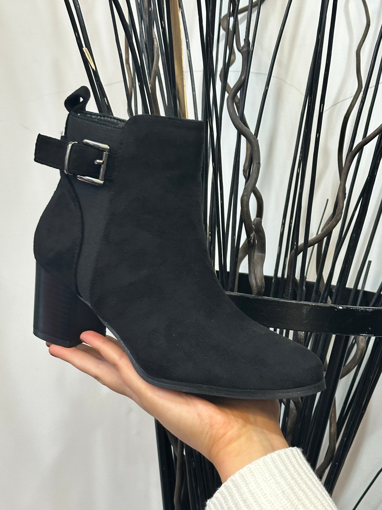 ABIGAIL-SUEDETTE BUCKLE A/BOOT-BLACK -FLASH££OFF
