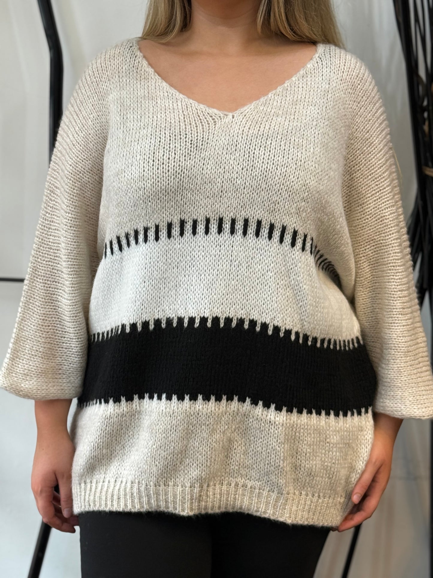 KAE -BLANKET STITCH STRIPE V JUMPER