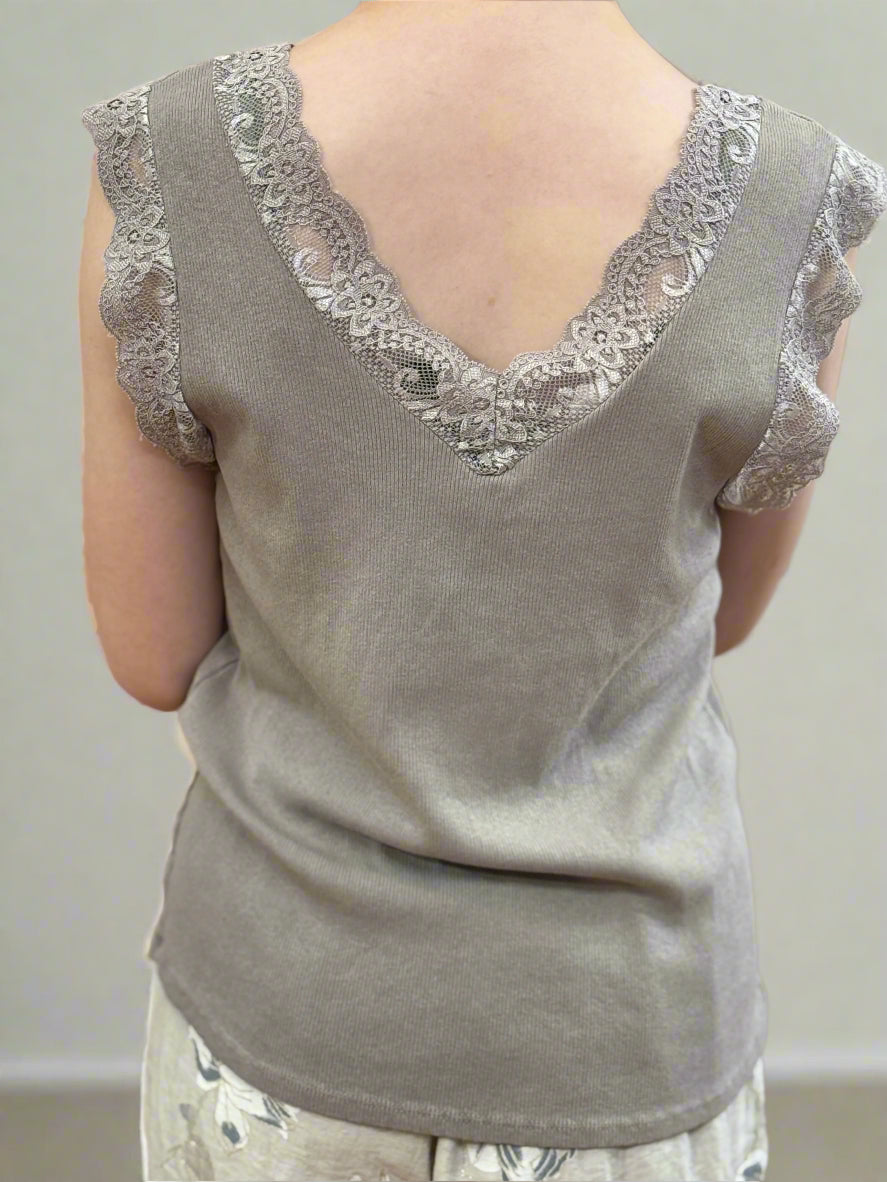 LIZZIE- RIB LACE V-VEST TOP