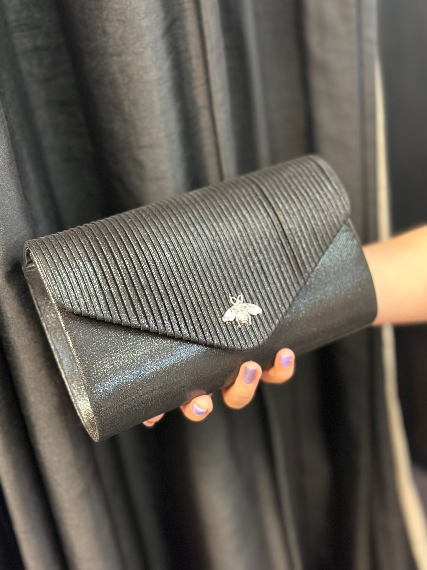 BEE METALLIIC CLUTCH BAG-