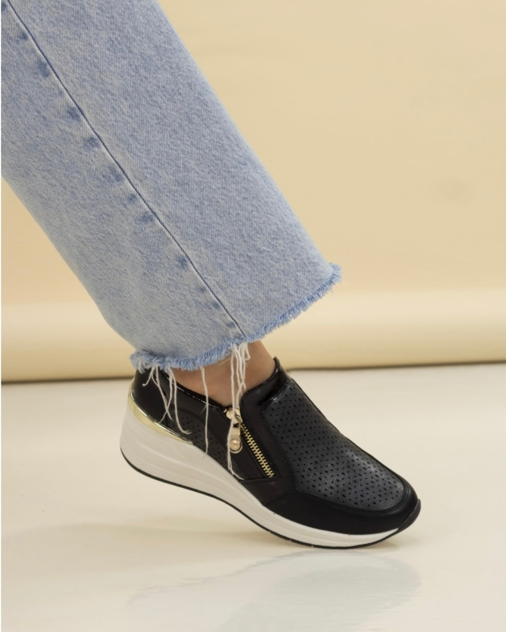 LUNAR- BARCELONA BLACK WEDGE TRAINER