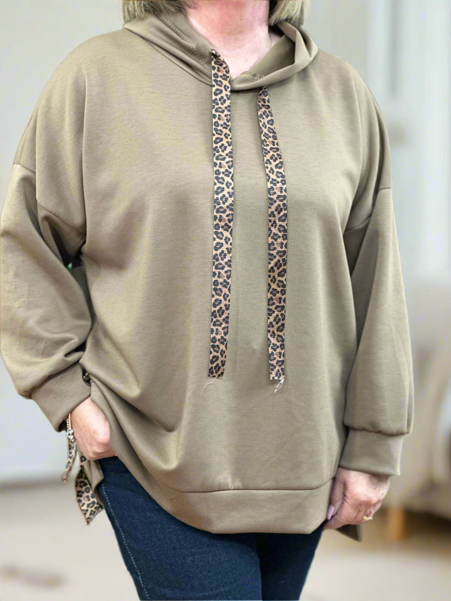 HARPER- ANIMAL RIBBON SWEATSHIRT HOODIE CURVE