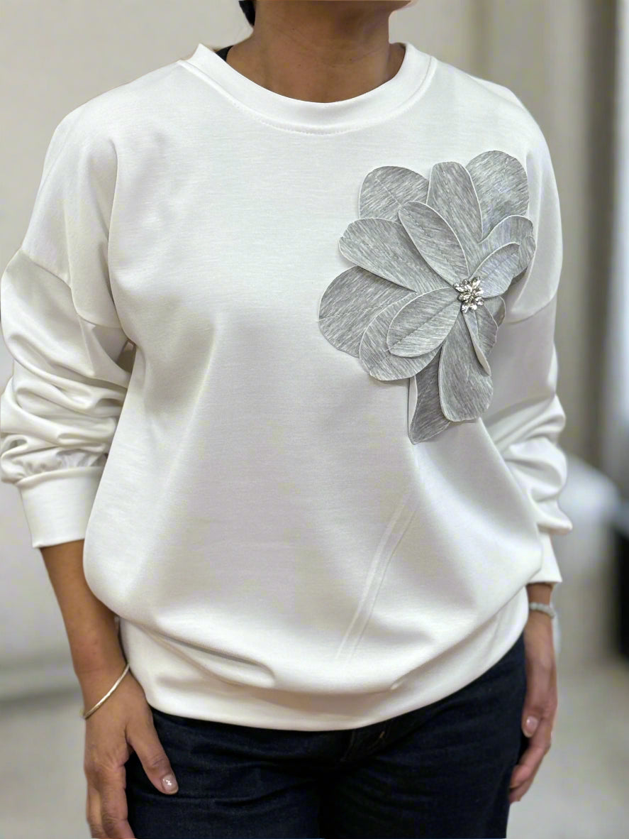 CONTRAST FLOWER SWEATSHIRT