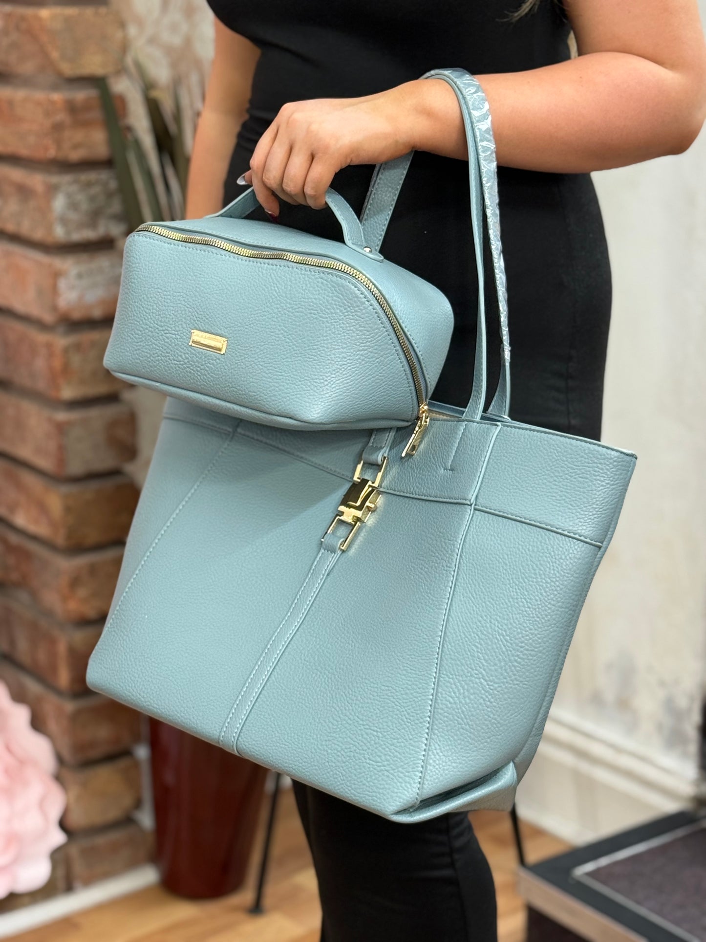 JETSETTER COLLECTION MAKEUP BAG