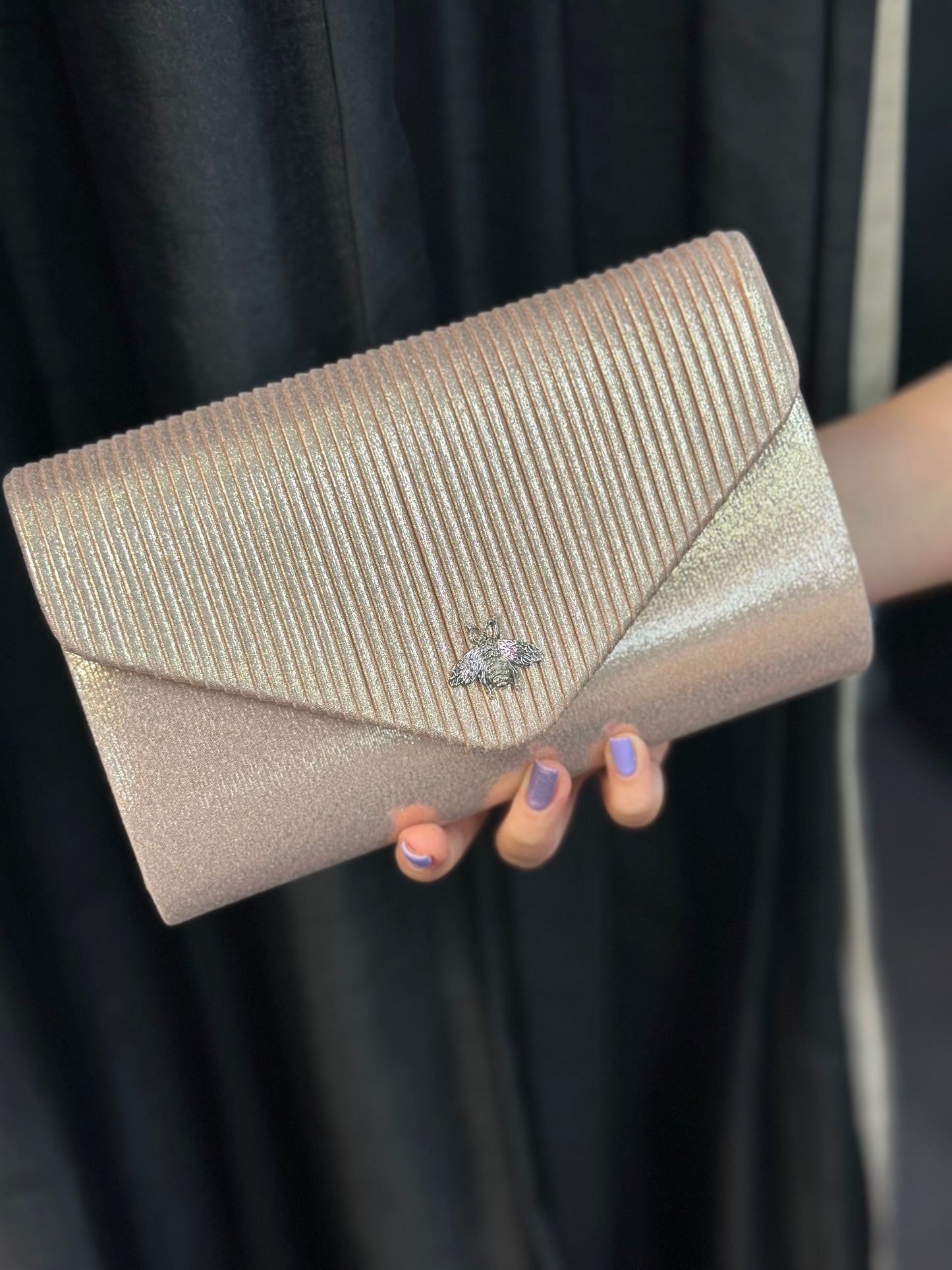 BEE METALLIIC CLUTCH BAG-