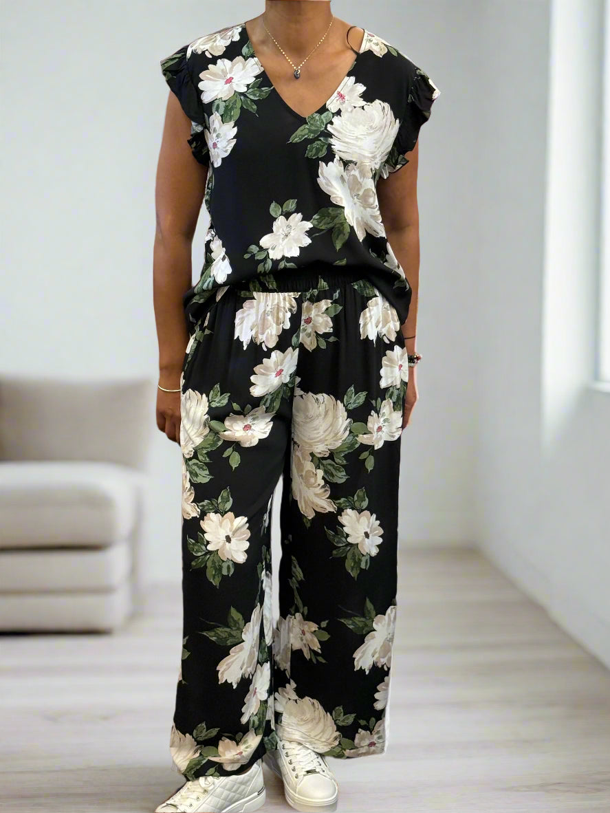 BYOUNG-JOELLA BLACK ROSES CROP PANTS-#LastOneLeft