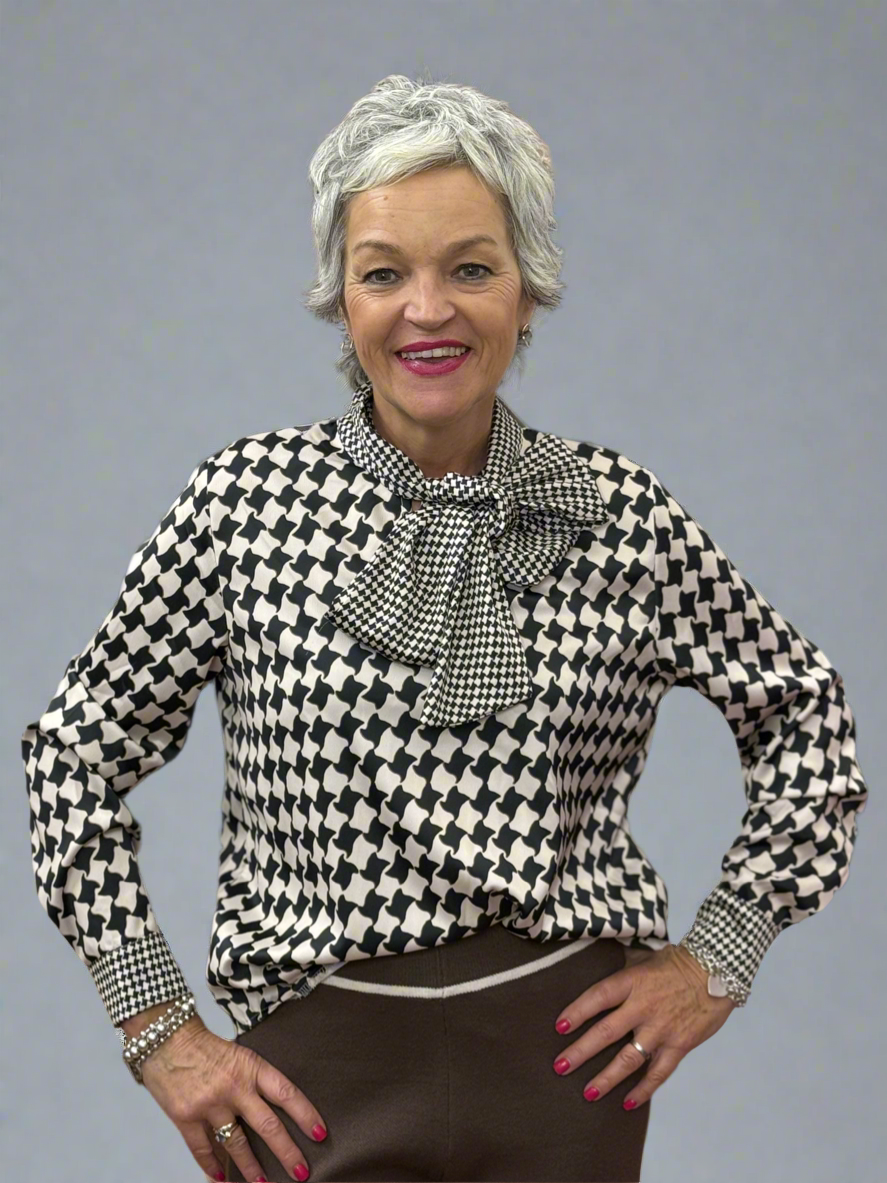 TILLY- SATIN PRINT PUSSYBOW TOP
