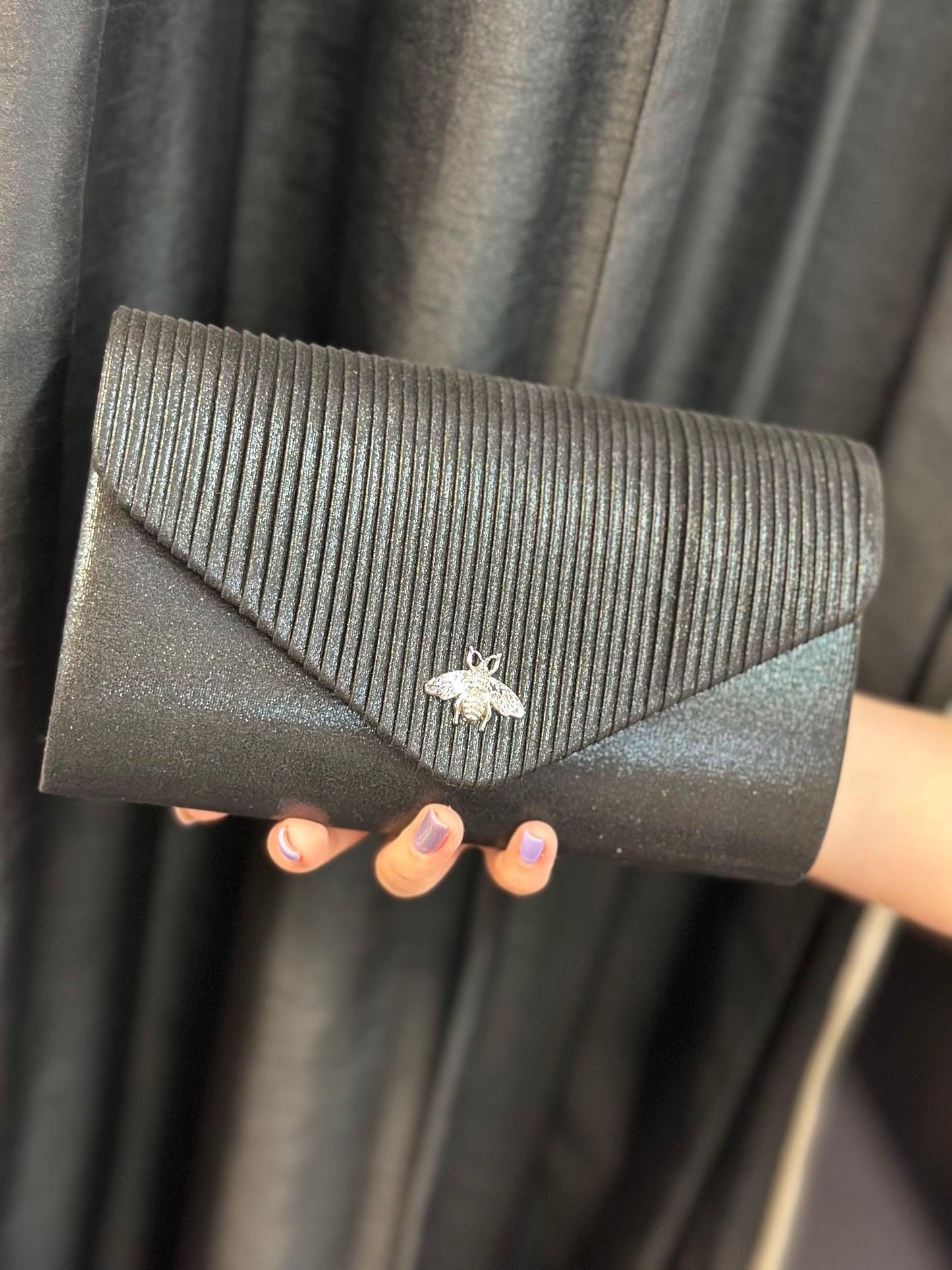 BEE METALLIIC CLUTCH BAG-