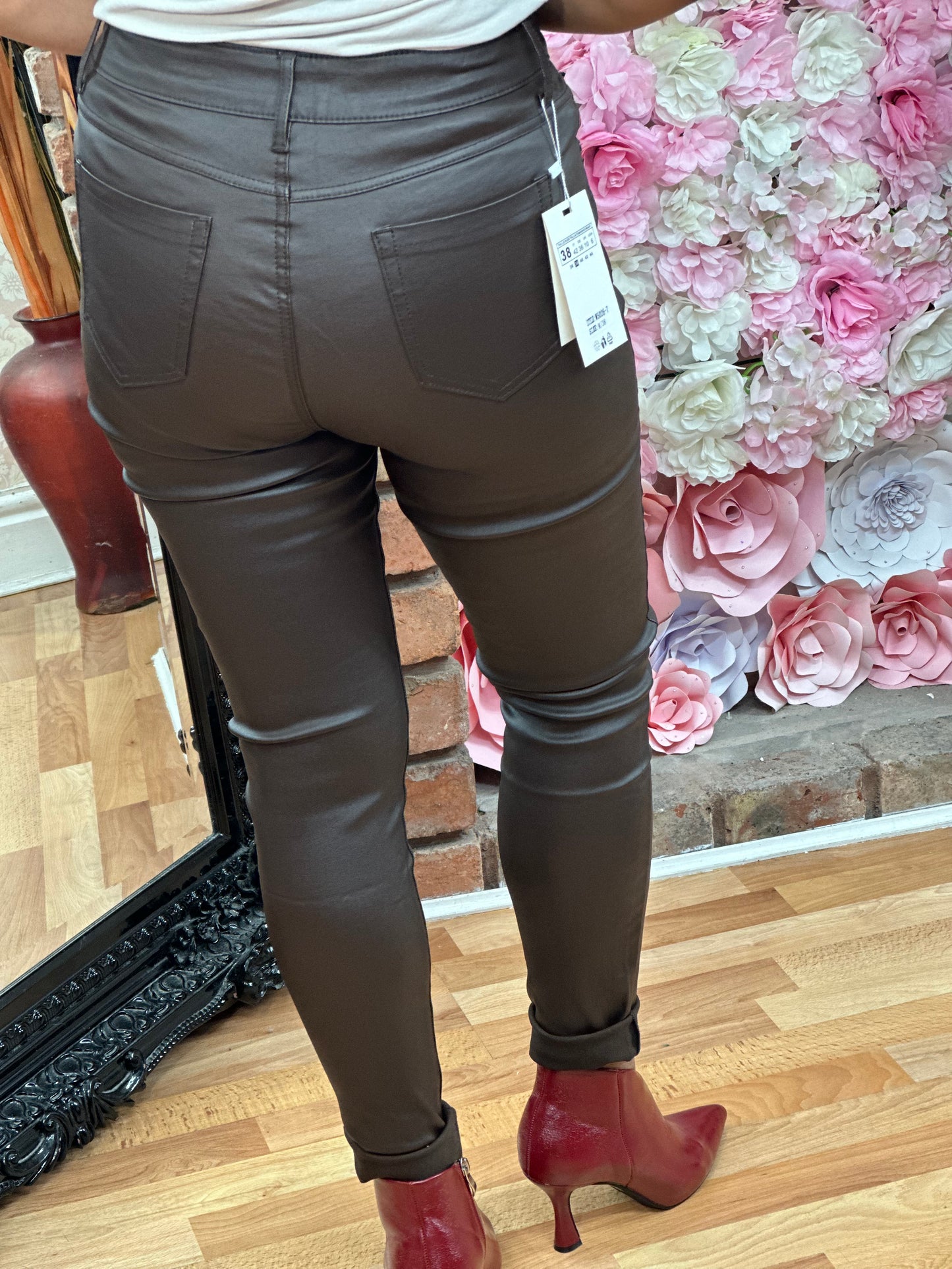 BETSY G-SMACK-PLEATHER JEAN- CHOC-50% OFF