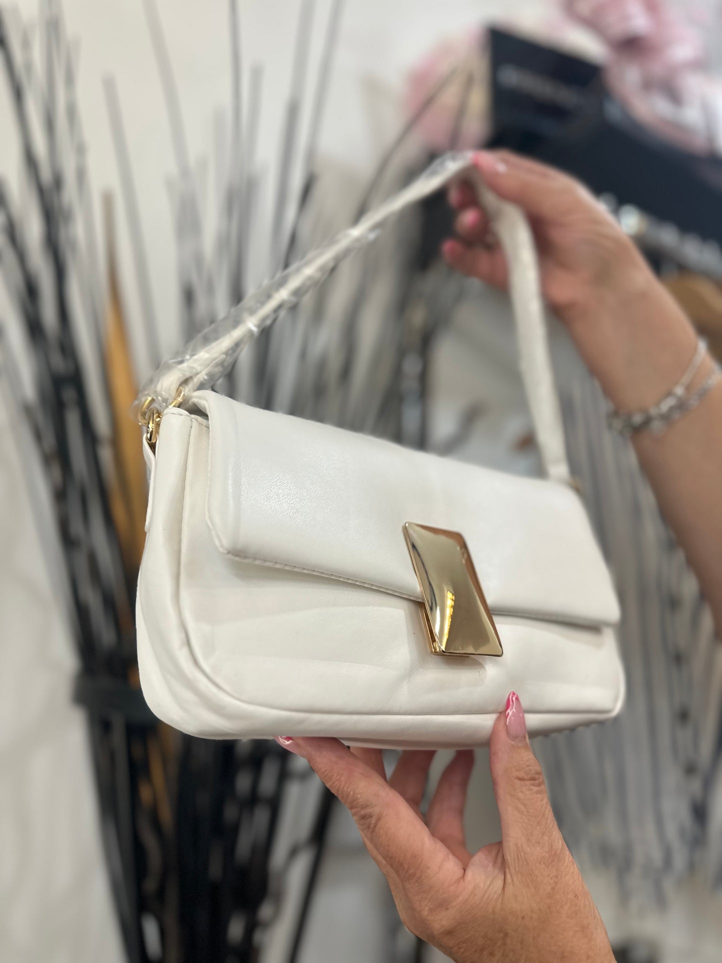 NIKKI SOFT TOUCH GOLD BUCKLE BAG