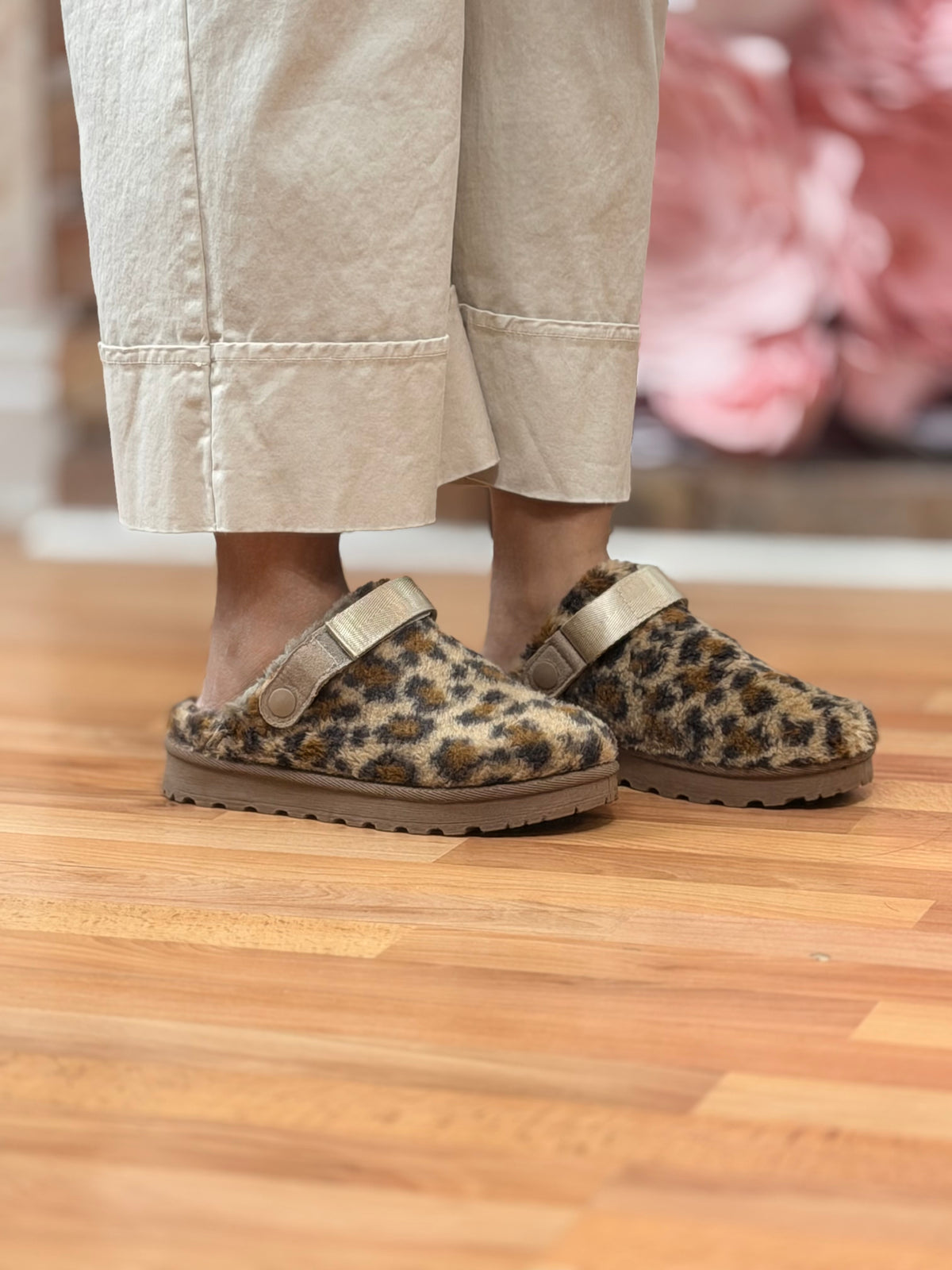 LUNAR-NAPELS ADJUSTY STRAP TEDDY SLIPPER- ANIMAL