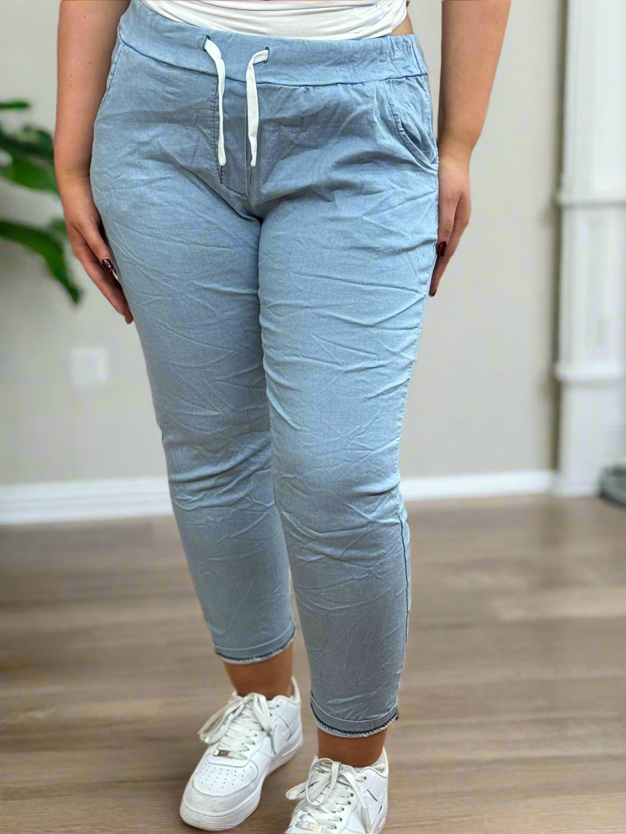 BECKY DENIM MAGIC TROUSER