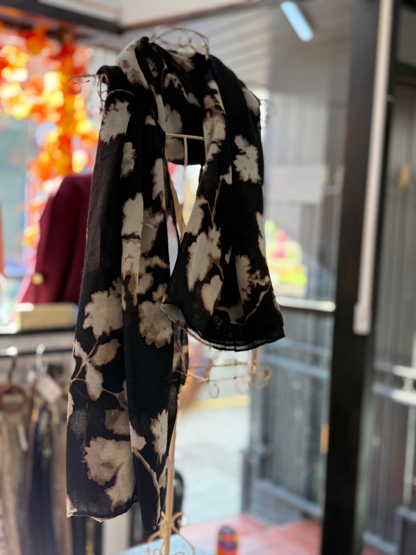 AUTUMN LEAVES- SCARF