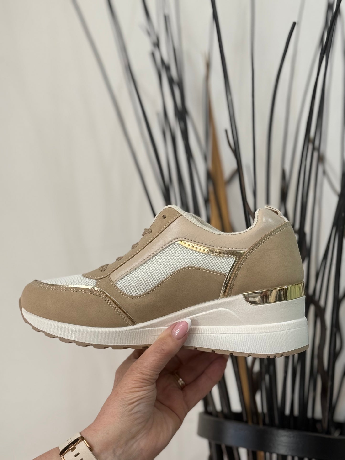 GRACIE- WEDGE TRAINER-CAMEL MIX
