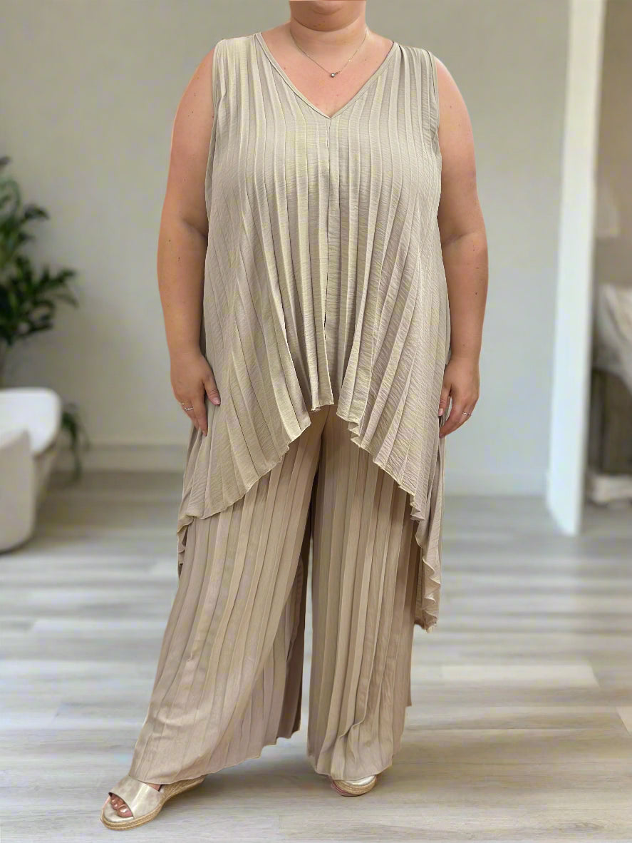 CHESCA PLEATS-KENDRA V NK DIP HEM S/LESS CO-ORD