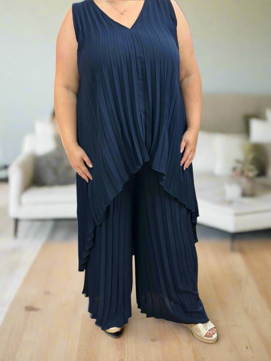 CHESCA PLEATS-KENDRA V NK DIP HEM S/LESS CO-ORD