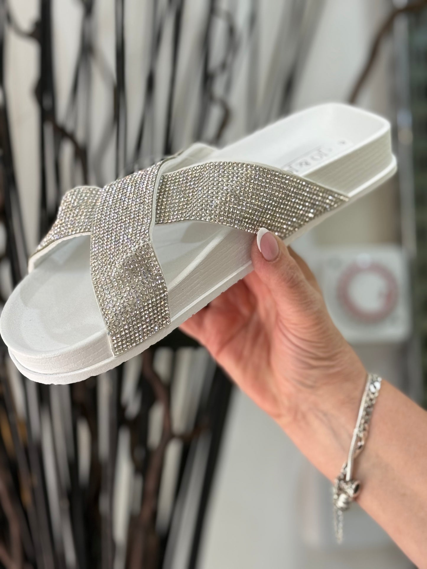 DUSK - POOLSIDE SPARKLE SLIDER