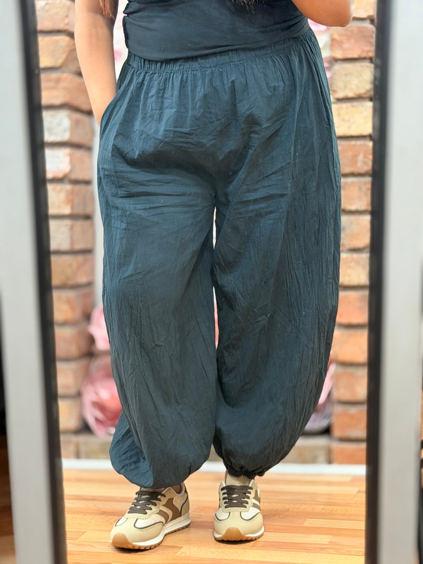LILY- ELASTIC CUFF TROUSER