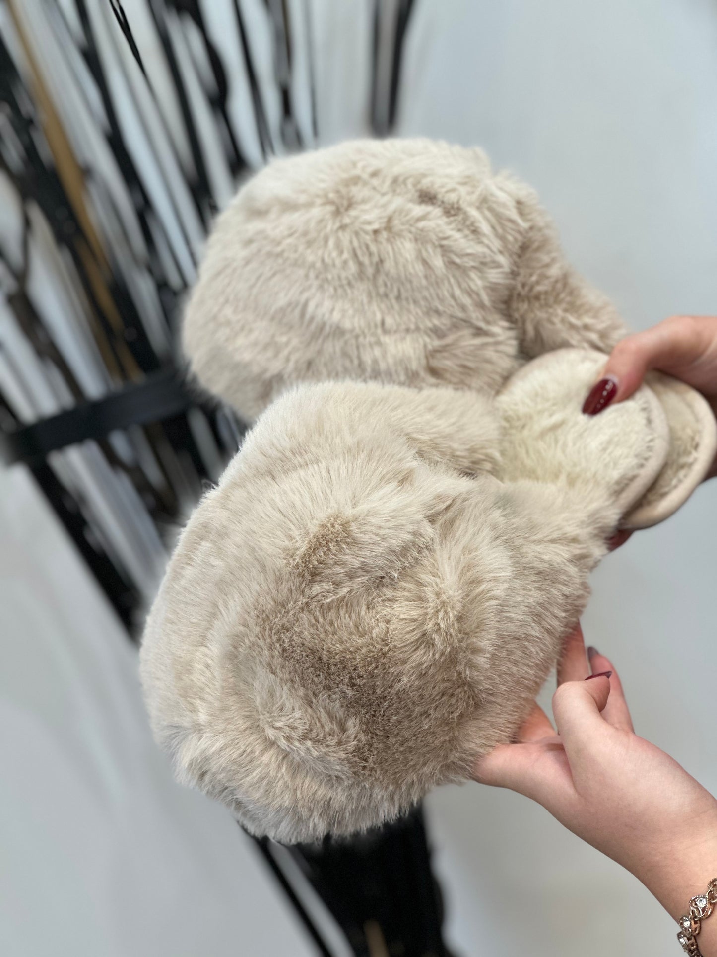 FLUFFY -F/FUR MULE SLIPPER -