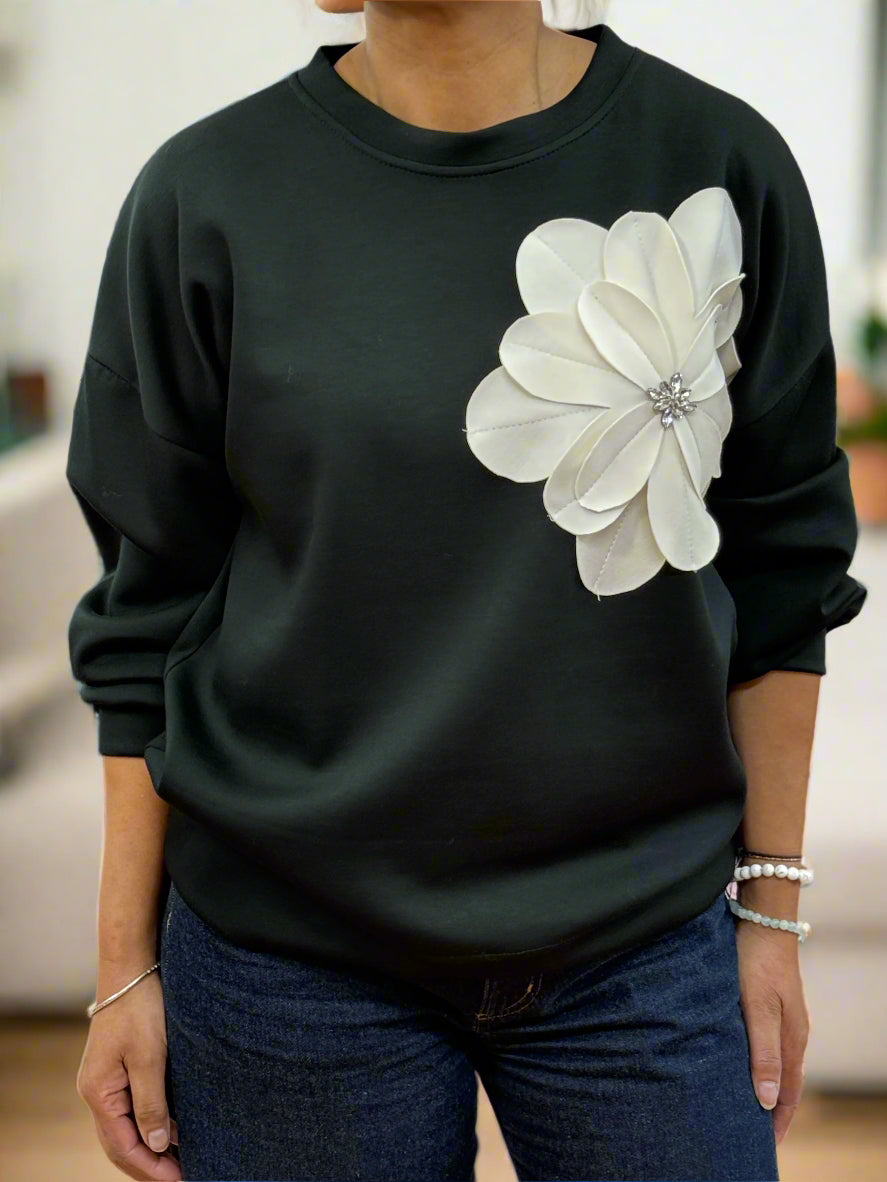 CONTRAST FLOWER SWEATSHIRT