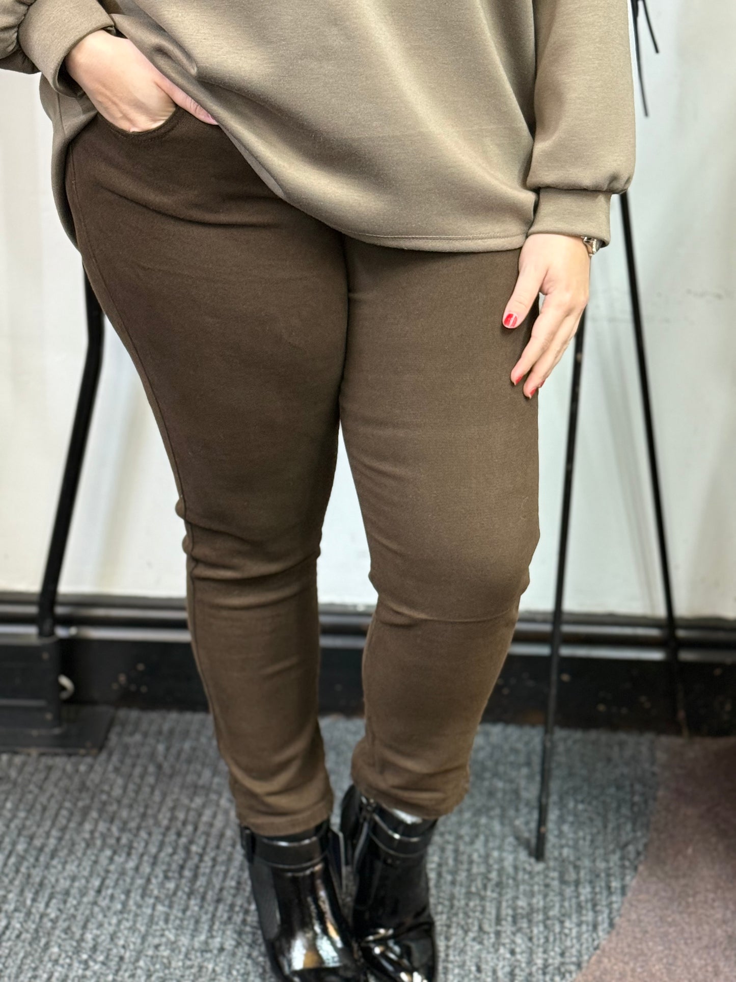 JESS-GSMACK MOM JEAN -BROWN