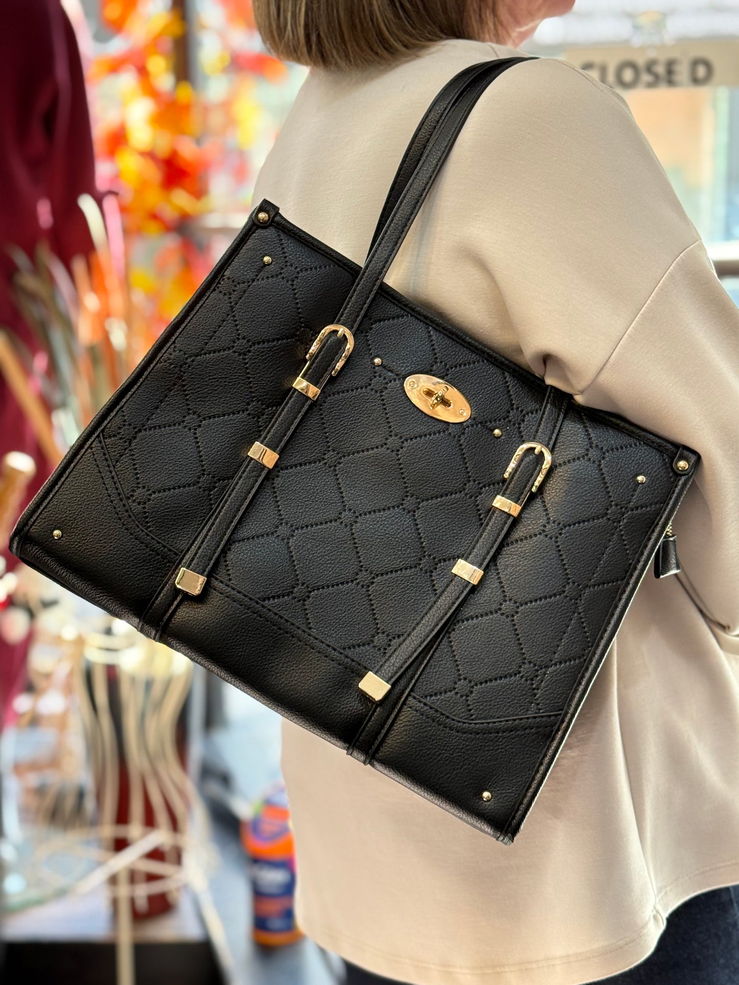 HEXI- SADDLE BUCKLE STRAP TOTE BAG
