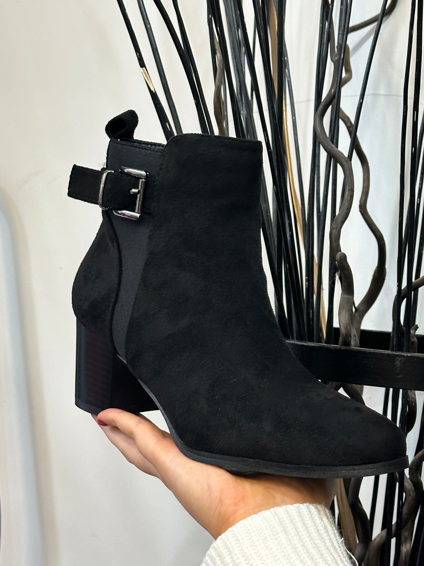 ABIGAIL-SUEDETTE BUCKLE A/BOOT-BLACK -FLASH££OFF