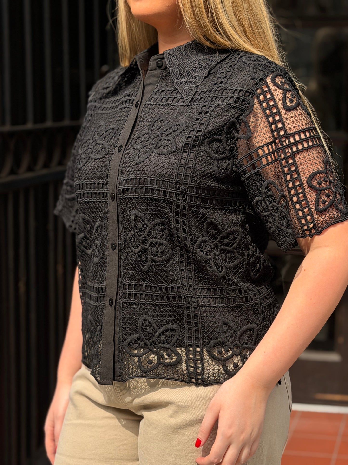KENDAL-CROCHET SHIRT SHORT SLEEVED