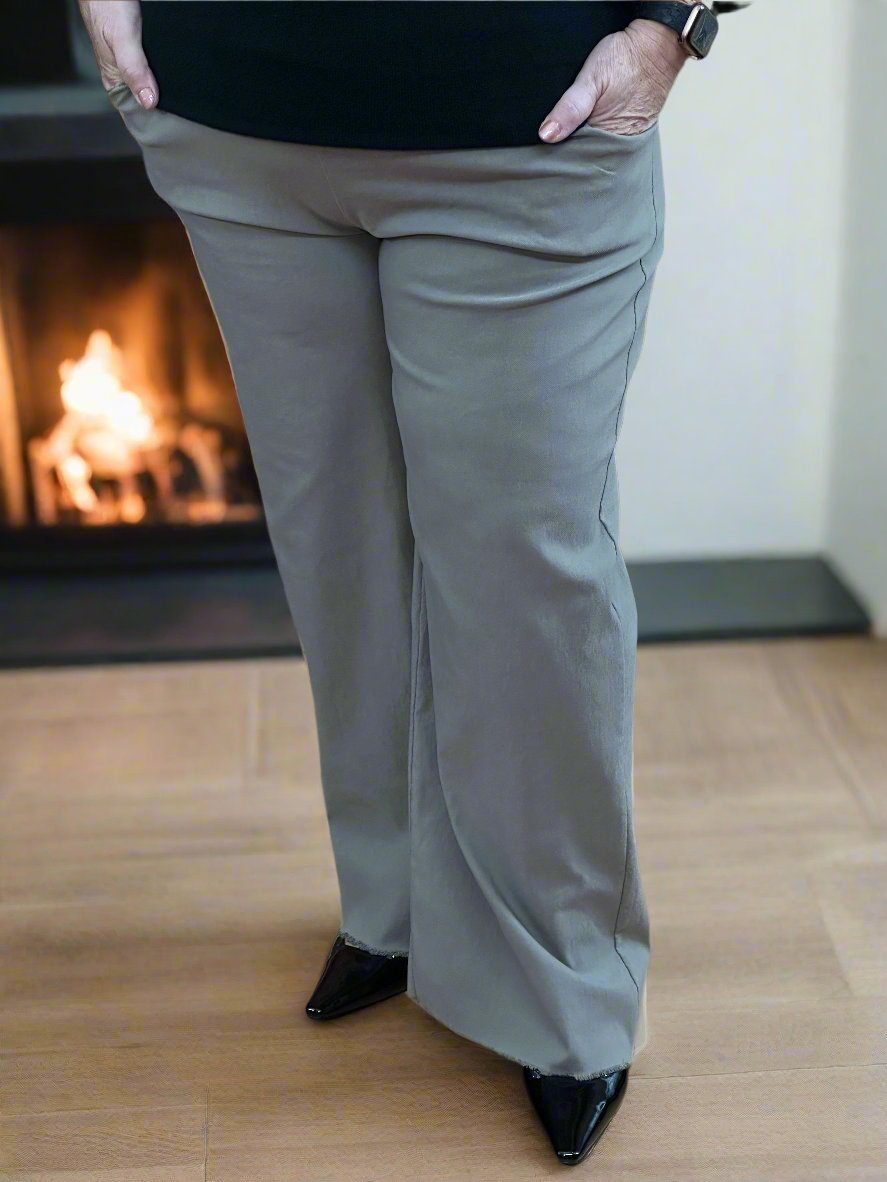 AUBREY WIDE LEG MAGIC TROUSER -