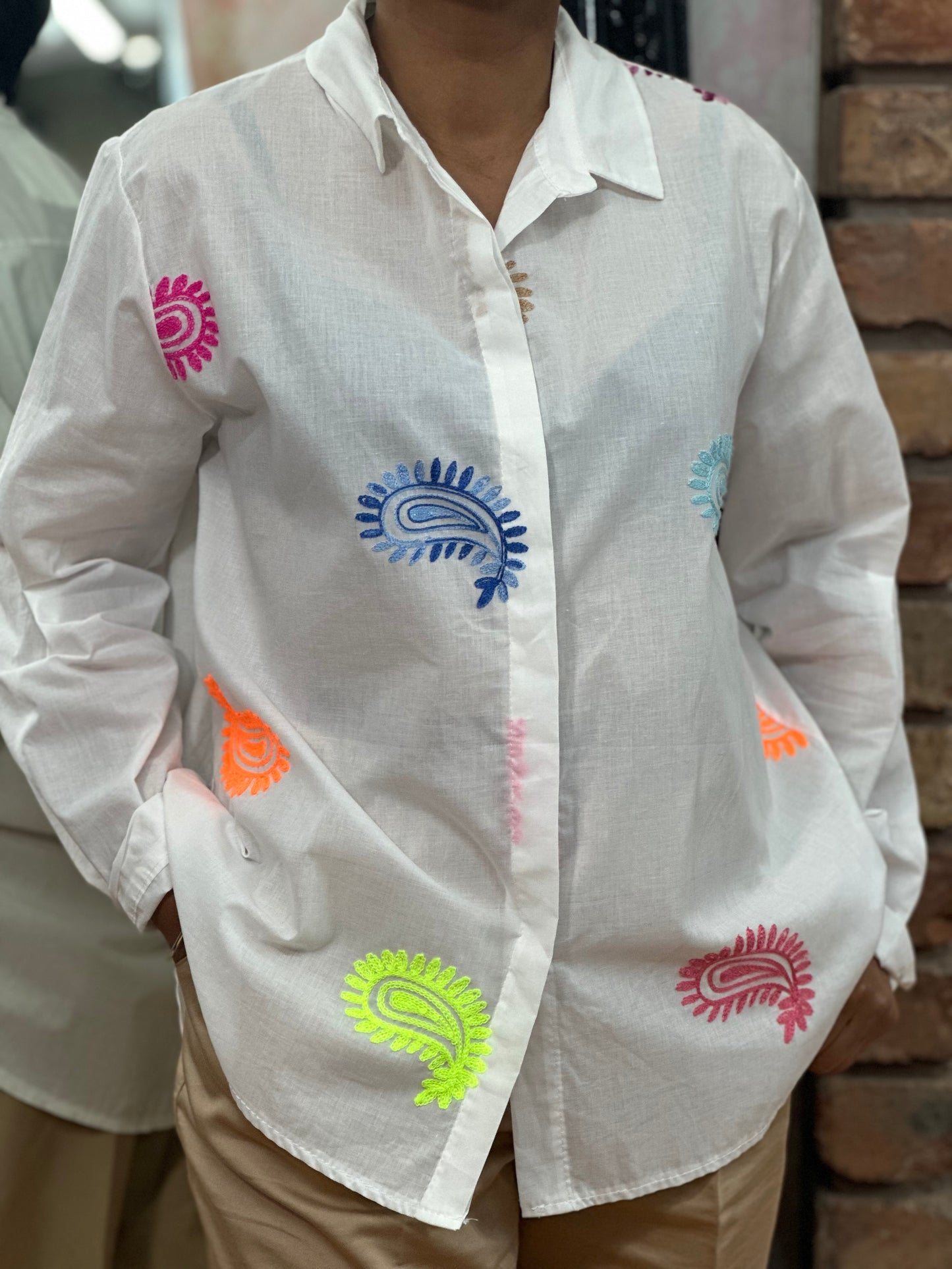 PAISLEY EMB SHIRT -