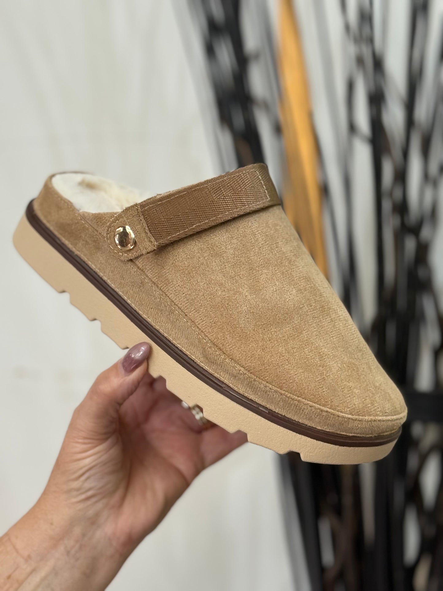 MACIE SLINGBACK CLUGG- FUR CAMEL