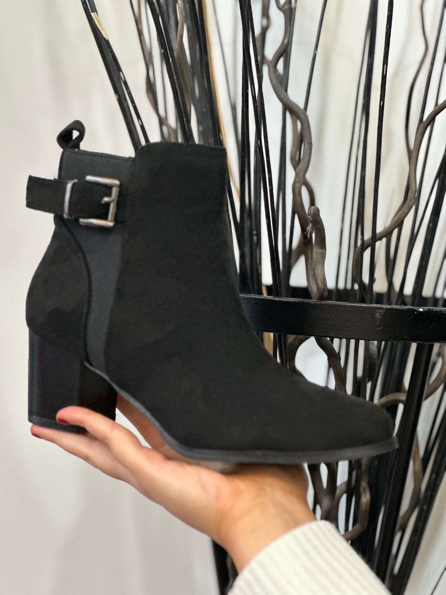 ABIGAIL-SUEDETTE BUCKLE A/BOOT-BLACK -FLASH££OFF