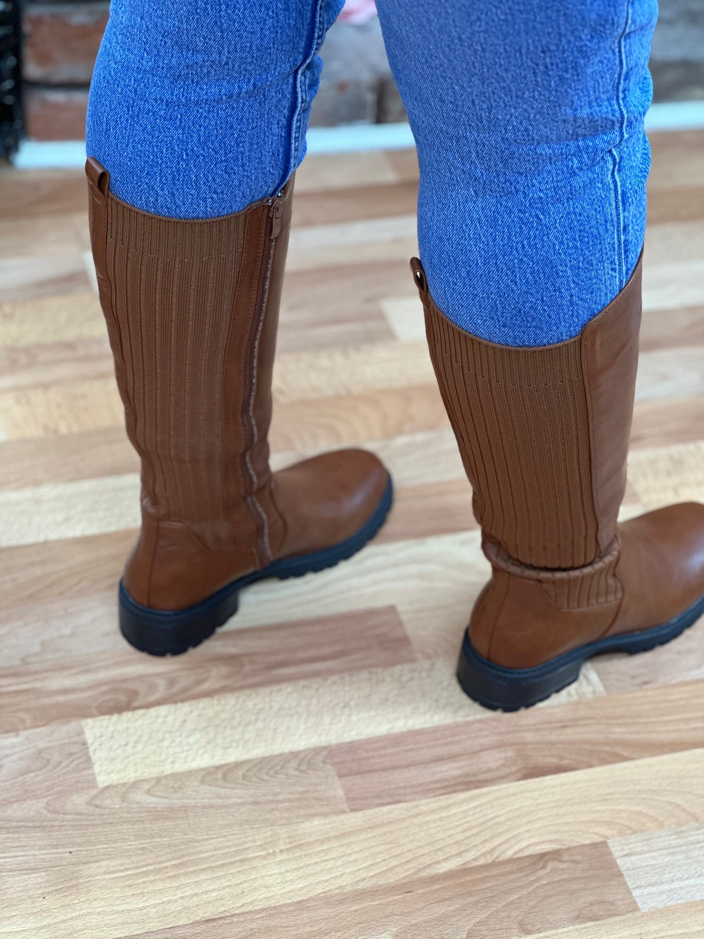 TORI HALF/HALF KNEEHIGH BOOT-TAN